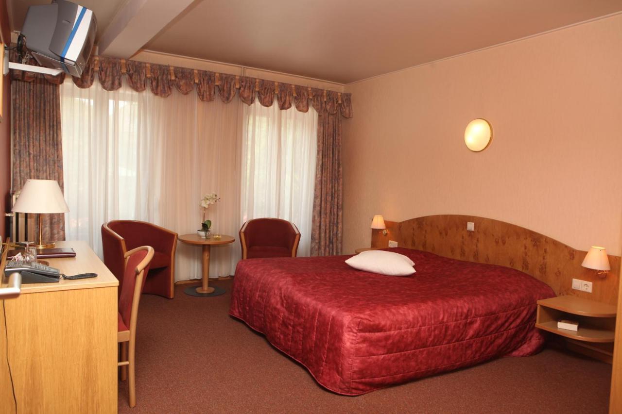 Hotel Op Der Bleech Larochette Exterior photo